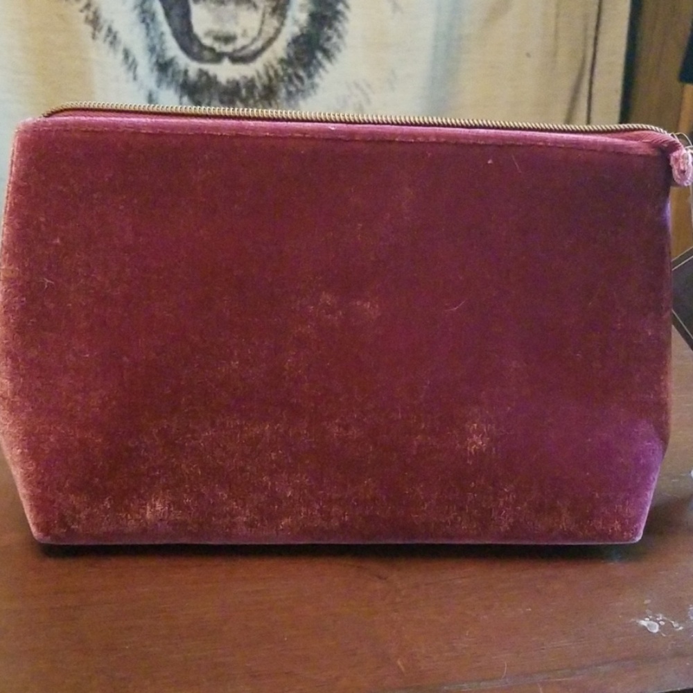 **FREE** with bundle of 2+ items!!!